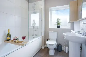 Broughton House • Close to Shops • Free Parking • Garden • Fast WIFi • Smart TV • Yoko Property - Image 4