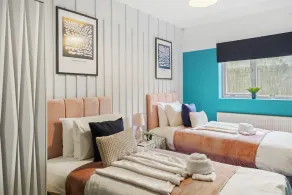 50% OFF - Stylish 2 bed sleeps 6 - Private Terrace - Image 3