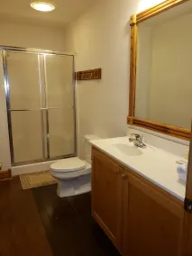 Historic Hardware Inn with River Views: Suite 103 - Image 4