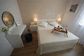Schöne NEUE Villa mit Pool in Poljica Imotski - 9 Personen, Haustiere sind willkommen! - Image 3