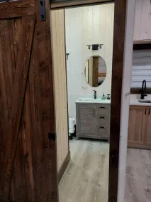 Cozy cabin including a pool and a country view, 5 min from the lake. - Image 3