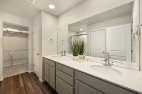 Modern Farmhouse Townhome - Great Central Location - Image 3