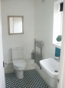 Fabulous Sidmouth apartment with sea peeps - Image 2