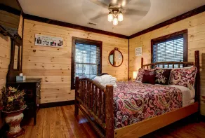 The Oakley House | Quaint, Cabin-Themed Home in Asheville | Close to the Biltmore Estate - Image 4