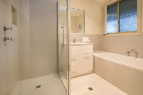 Petit bijou : lits confortables, wifi, animaux acceptés, à pied de la plage ! - Image 5