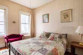 Cozy Cape Cod Bungalow King Queen WD Full Kitchen Wifi Desk - Image 3