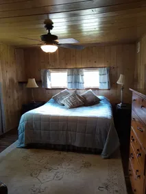 Rustic Log Cabin - Image 4