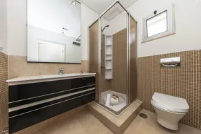 Villa Santa Rosa - Conforto e lazer com piscina e zona de jogos em Armação de Pêra - Image 4