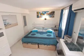 2 Bed Villa - Sleeps 5 - Private Pool & Garden - Image 5