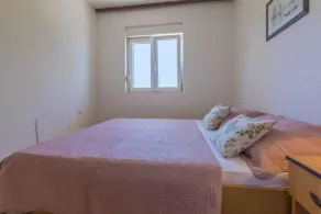 Holiday apartment with balcony and sea view - Image 5