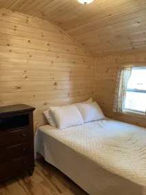 Sebago Lake Waterfront Cabin - Image 5