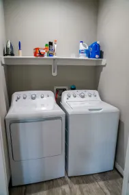 Clean & Cozy new Home, 30 mins to George Bush INTL/ downtown 5 mins to woodlands - Image 2