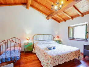 Farmhouse in Italy with Private Terrace - Image 4