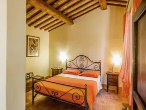 Fabulous Holiday Home With Wifi in Monte San Martino Italy - Image 4