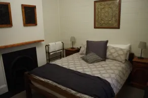 Luxury Heritage Cottage In The Heart Of Town - Image 5