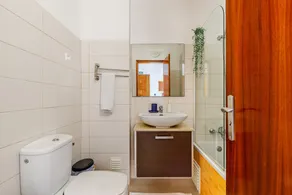 Appartamento Vacanze \"Sleeptubal Moderna Sistemazione\" con Balcone e Wi-Fi - Image 2