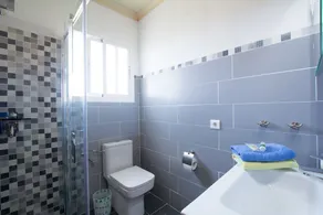 Komfortabel ausgestattetes 4-Bett-Apartment in gepflegter Gartenanlage - Image 2