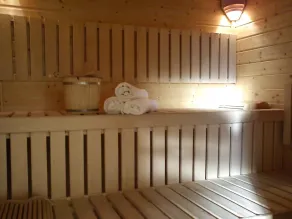 Casa vacacional con chimenea y sauna cerca del bosque - Image 2