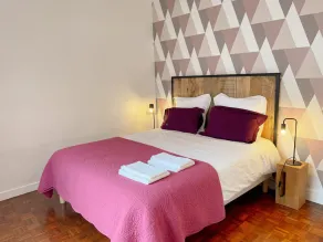 Charming 2-Bedroom Cottage with Garden, BBQ, Near Zoo & Chateaux - Image 5
