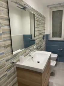 Villa with swimming pool, located a stone's throw from the sea and well served. - Image 4