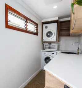 Mudjimba Oceanside Beach Retreat- 40 seconds from the water! - Image 2