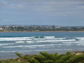 Surfers Parade - Outstanding Panoramic Surf and Coastal Views - 'Willows' - Image 5