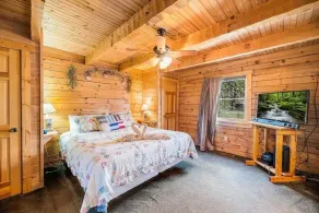 Cozy Cabin Near Town! *Hot Tub! Views! Jacuzzi! - Image 5