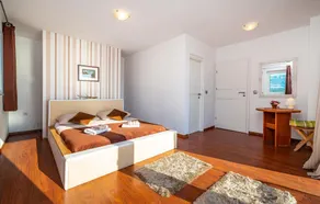 Beautiful Home In Novigrad - Image 2