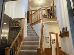 Beautiful, Spacious, Cozy Adirondack Hidden-Gem in Huletts Landing, Lake George! - Image 2