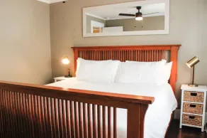 Beautiful Bungalow On 7th *No Cleaning Fee* - Image 3