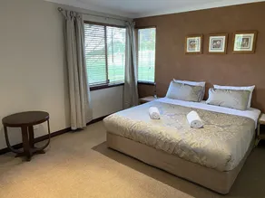 Karri Vista - peaceful setting with valley views - Image 2