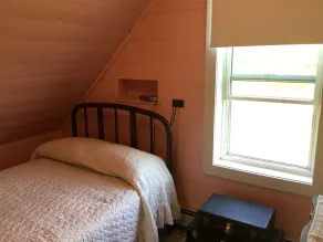 Serene farmhouse in the hills of western Cape Breton - Image 4