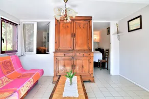 Lovely Wooden Vacation Home - Image 3