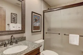 Remodeled 2Br Condo, Private balcony with Beaver Creek Mountain view - Image 5