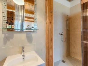 Alleinstehendes Ferienhaus mit Klimaanlage, Whirlpool, privatem Pool,  W-LAN, TV, Terrasse - Image 4