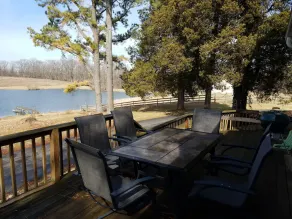 NY!  Wine Country Farmhouse PÅ VINSTILEN! Perfekt beliggenhed! Din egen sø! - Image 3