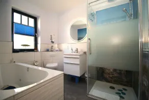 Sauna, fireplace, SKY TV, V&B whirlpool, WLAN, lake view, close to the Baltic Sea, LAST MINUTE - Image 5
