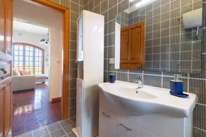 ‘Appartamento Glicine’ with Sea View, Private Terrace, and Wi-Fi - Image 4