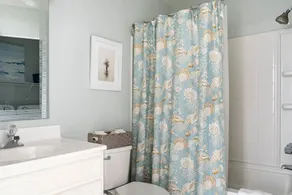 Cozy Home Minutes From Historic Charleston, Sullivan's Island & Isle of Palms - Image 4