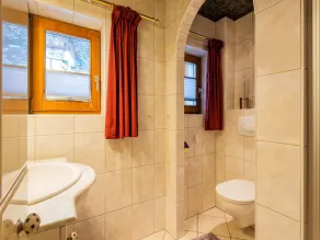 Cozy Apartment in Kitzbuhel near Ski Area - Image 3