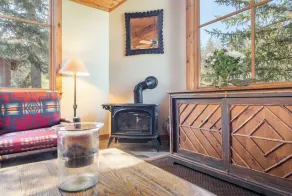 Upper Hollow Pines Cottage-Walking Distance to Sundance Resort - Image 2