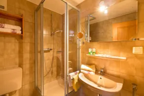 Lejlighed \"Enzian\" (40sqm), syd østvendt balkon, tekøkken, 1 soveværelse og 1 stue / soveværelse, max 4 pers, WiFi - Image 2