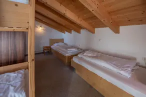 Cozy apartment with mountain views and proximity to the lift in the Zillertal Ar - Image 4