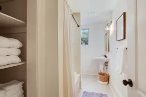Elegant Mid-city gem near City Park & Streetcar. Walk to Voodoo & Jazz Fest - Image 2