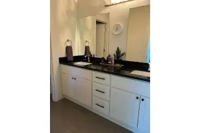 Modern home in downtown Sumner, WA, 34 mi from Lumen Field - Image 5