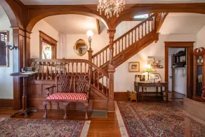 The Oaks Victorian Inn - Image 3