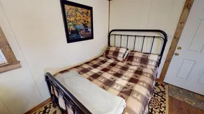 Adorable Hocking Hills Couples Cabin w/ Hot Tub - Image 4