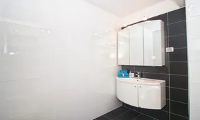 ESMA 1 - Luxury apartment with garden - Image 3