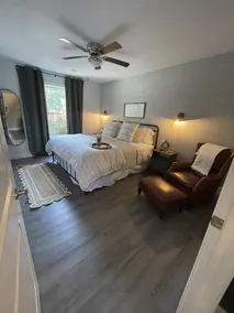 Simply Charming Nest-Nearly brand new, central, super clean, well appointed. - Image 4