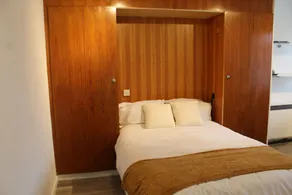 Modern studio apartment with parking - Image 3